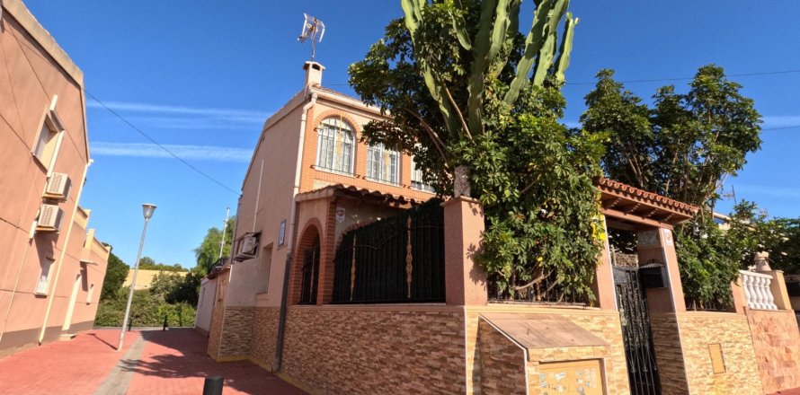 Casa adosada Torrevieja, Alicante, España 4 dormitorios, 116 m2 No. 138505