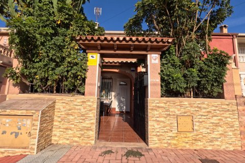Casa adosada en venta Torrevieja, Alicante, España 4 dormitorios, 116 m2 No. 138505 - foto 4