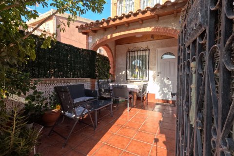 Casa adosada en venta Torrevieja, Alicante, España 4 dormitorios, 116 m2 No. 138505 - foto 5