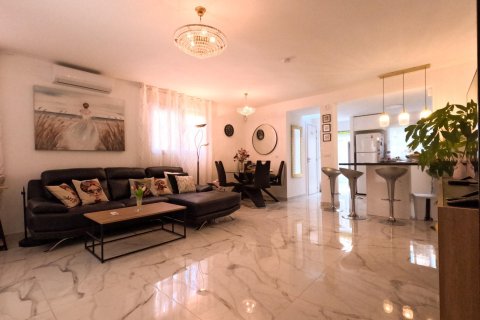 Casa adosada en venta Torrevieja, Alicante, España 4 dormitorios, 116 m2 No. 138505 - foto 13