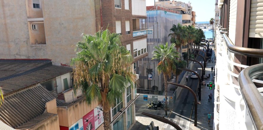 Appartamento a Torrevieja, Alicante, Spagna 3 camere da letto, 97 mq. N° 195989