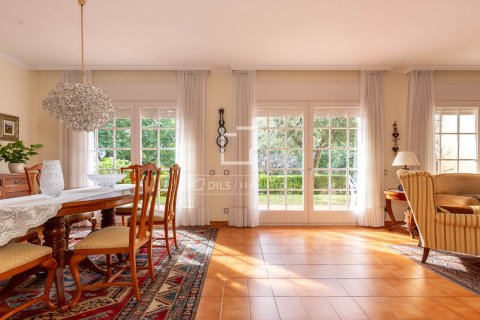 Villa for sale in Sant Just Desvern, Barcelona, Spain 6 bedrooms, 240 sq.m. No. 150425 - photo 14