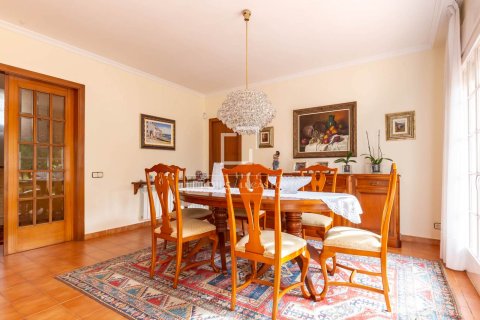 Villa for sale in Sant Just Desvern, Barcelona, Spain 6 bedrooms, 240 sq.m. No. 150425 - photo 19