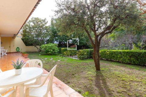 Villa for sale in Sant Just Desvern, Barcelona, Spain 6 bedrooms, 240 sq.m. No. 150425 - photo 5