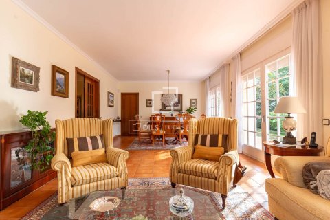 Villa for sale in Sant Just Desvern, Barcelona, Spain 6 bedrooms, 240 sq.m. No. 150425 - photo 13