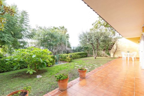 Villa for sale in Sant Just Desvern, Barcelona, Spain 6 bedrooms, 240 sq.m. No. 150425 - photo 15