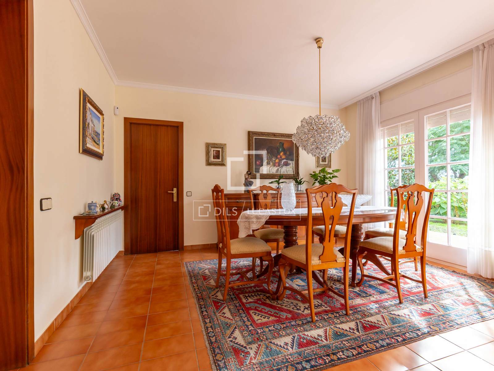 Villa i Sant Just Desvern, Barcelona, Spanien 6 sovrum, 240 kvm. Nr. 150425