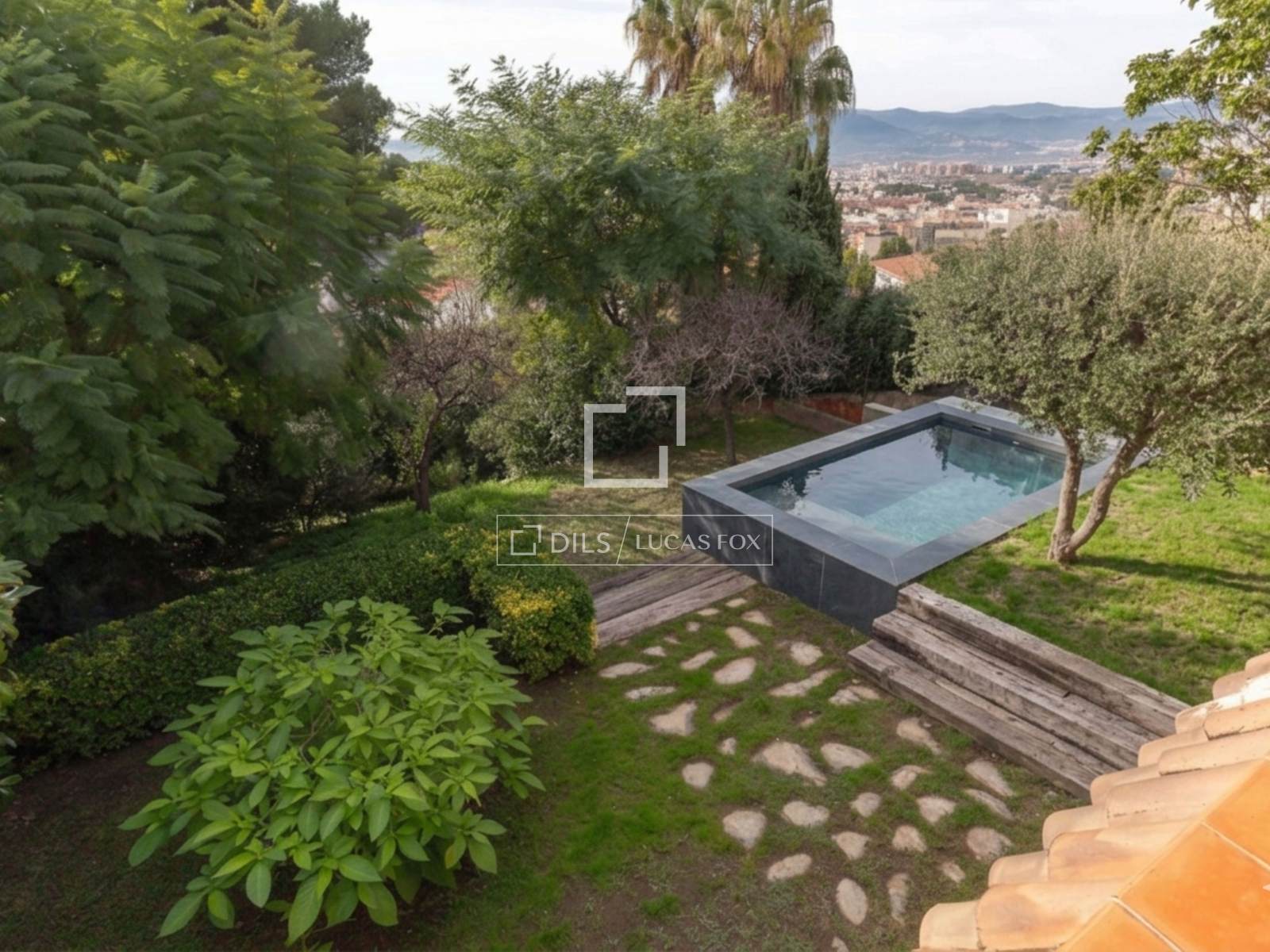 Villa i Sant Just Desvern, Barcelona, Spanien 6 sovrum, 240 kvm. Nr. 150425