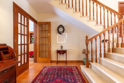 Villa for sale in Sant Just Desvern, Barcelona, Spain 6 bedrooms, 240 sq.m. No. 150425 - photo 8