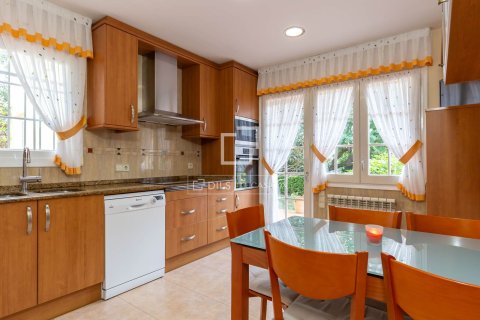 Villa for sale in Sant Just Desvern, Barcelona, Spain 6 bedrooms, 240 sq.m. No. 150425 - photo 21