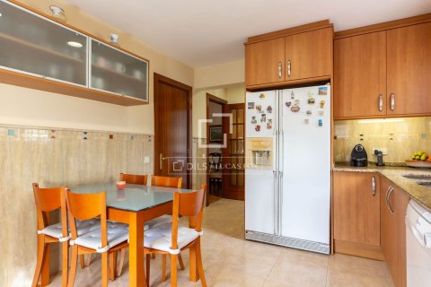 Villa for sale in Sant Just Desvern, Barcelona, Spain 6 bedrooms, 240 sq.m. No. 150425 - photo 22