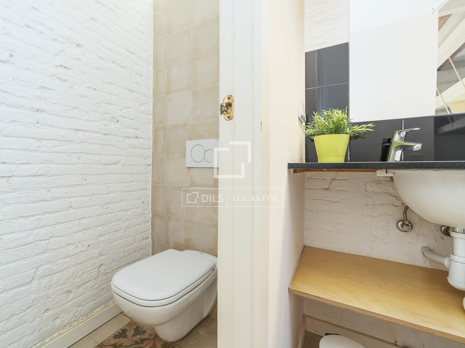 Apartment in Barcelona, Spain 2 bedrooms, 73 sq.m. No. 150423