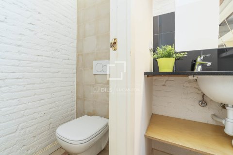 Lägenhet till salu i Barcelona, Spanien 2 sovrum, 73 kvm. Nr. 150423 - foto 15