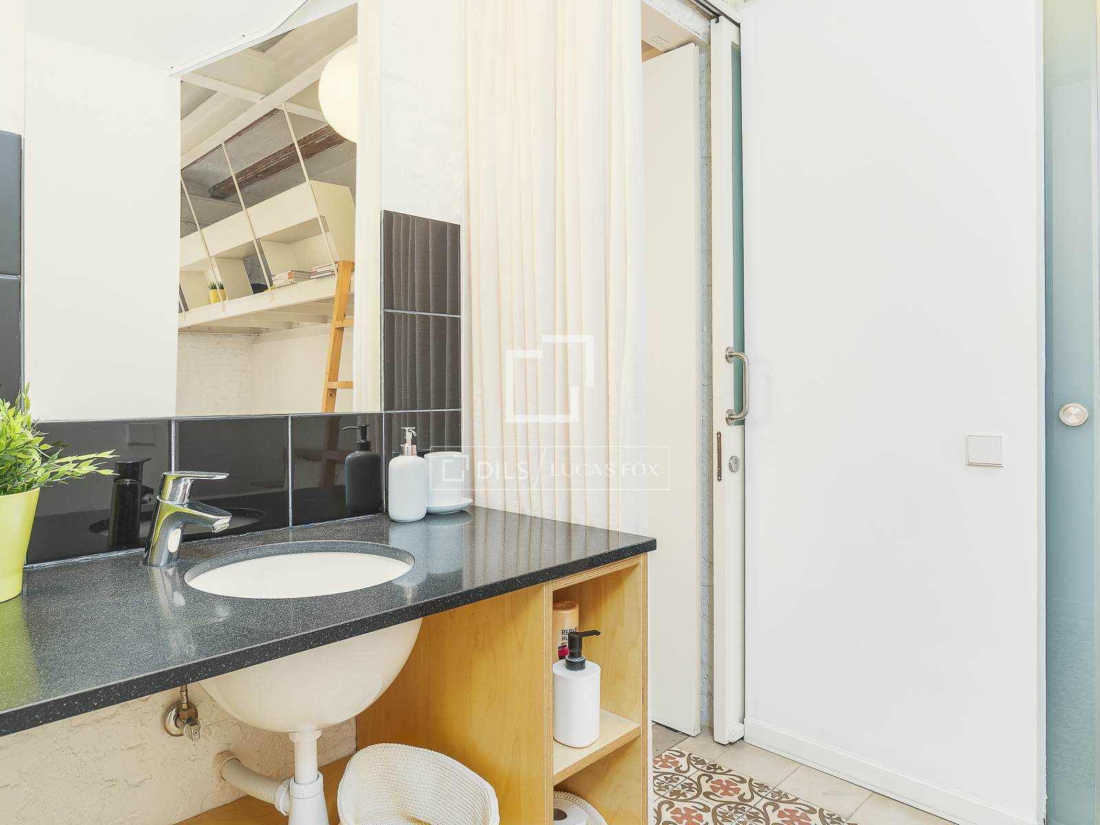 Apartment in Barcelona, Spain 2 bedrooms, 73 sq.m. No. 150423