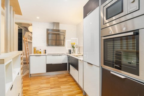 Lägenhet till salu i Barcelona, Spanien 2 sovrum, 73 kvm. Nr. 150423 - foto 2