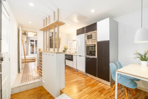 Lägenhet till salu i Barcelona, Spanien 2 sovrum, 73 kvm. Nr. 150423 - foto 3