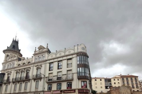Tvåvåningslägenhet i Astorga, Leon, Spanien 3 sovrum, 192 kvm. Nr. 195837