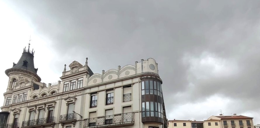Tvåvåningslägenhet i Astorga, Leon, Spanien 3 sovrum, 192 kvm. Nr. 195837