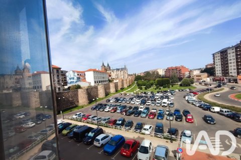 Tvåvåningslägenhet till salu i Astorga, Leon, Spanien 3 sovrum, 192 kvm. Nr. 195837 - foto 20