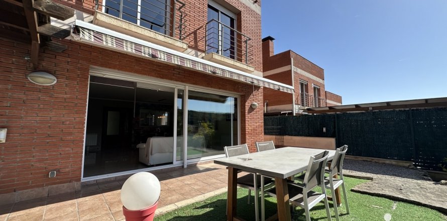 Dom w Sant Andreu de Llavaneres, Barcelona, Hiszpania 4 sypialnie, 372 mkw. nr 153638