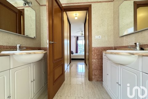 Dom w Sant Andreu de Llavaneres, Barcelona, Hiszpania 4 sypialnie, 372 mkw. nr 153638 – zdjęcie 11