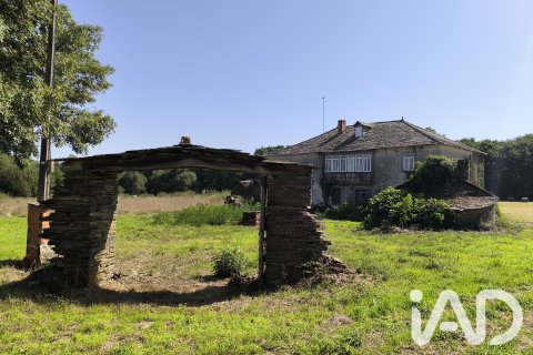Hus till salu i Outeiro de Rei, Lugo, Spanien 8 sovrum, 467 kvm. Nr. 196575 - foto 9