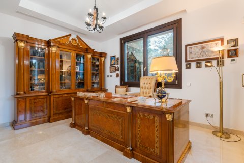 Willa w Estepona, Malaga, Hiszpania 7 sypialni, 761 mkw. nr 162399 – zdjęcie 11