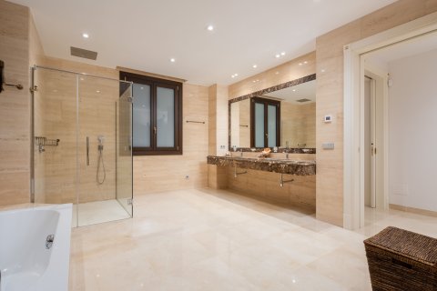 Willa w Estepona, Malaga, Hiszpania 7 sypialni, 761 mkw. nr 162399 – zdjęcie 17