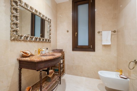 Willa w Estepona, Malaga, Hiszpania 7 sypialni, 761 mkw. nr 162399 – zdjęcie 7