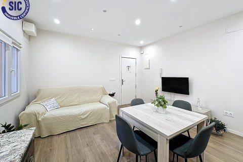 Apartment à vendre à Valencia, Espagne, 3 chambres, 69 m2 No. 147639 - photo 3