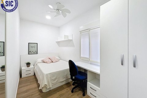 Apartment à vendre à Valencia, Espagne, 3 chambres, 69 m2 No. 147639 - photo 1