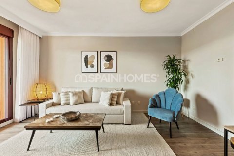Apartment for sale in Benahavis, Malaga, Spain 1 bedroom, 70 sq.m. No. 196485 - photo 10