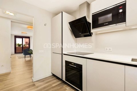 Apartment for sale in Benahavis, Malaga, Spain 1 bedroom, 70 sq.m. No. 196485 - photo 15