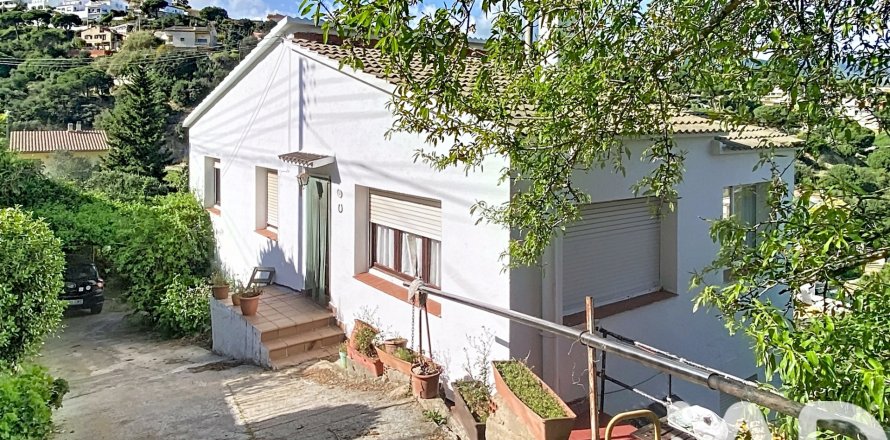 Casa a Sant Cebria De Vallalta, Barcelona, Spagna 6 camere da letto, 120 mq. N° 172850