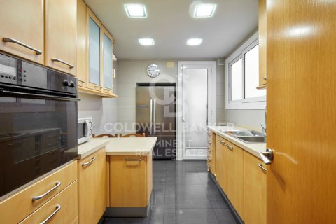 Takvåning till salu i Barcelona, Spanien 3 sovrum, 284 kvm. Nr. 159171 - foto 10