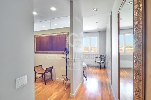 Takvåning till salu i Barcelona, Spanien 3 sovrum, 284 kvm. Nr. 159171 - foto 19