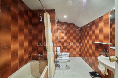 Takvåning till salu i Barcelona, Spanien 3 sovrum, 284 kvm. Nr. 159171 - foto 23