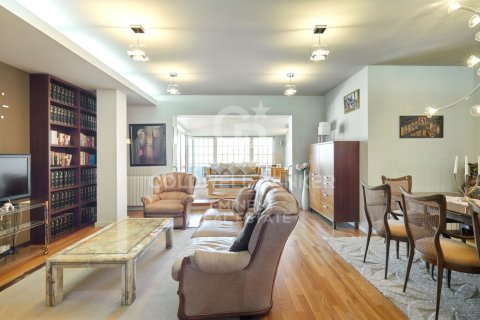 Takvåning till salu i Barcelona, Spanien 3 sovrum, 284 kvm. Nr. 159171 - foto 4