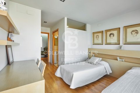 Takvåning till salu i Barcelona, Spanien 3 sovrum, 284 kvm. Nr. 159171 - foto 15