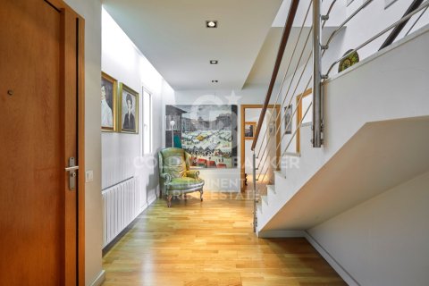 Takvåning till salu i Barcelona, Spanien 3 sovrum, 284 kvm. Nr. 159171 - foto 24