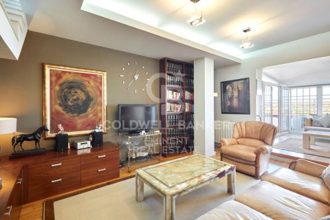 Takvåning till salu i Barcelona, Spanien 3 sovrum, 284 kvm. Nr. 159171 - foto 5