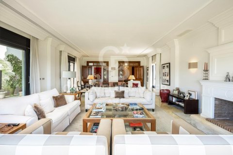 Villa en venta en Marbella, Málaga, España 6 dormitorios, 848 m2 No. 159177 - foto 2