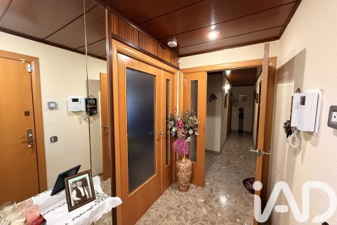 Продажа квартиры в Барселона, Испания 4 спальни, 114м2 №152655 - фото 26