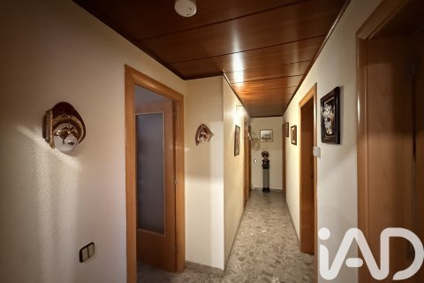 Продажа квартиры в Барселона, Испания 4 спальни, 114м2 №152655 - фото 28