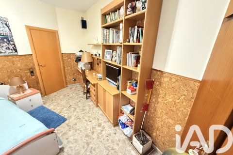 Продажа квартиры в Барселона, Испания 4 спальни, 114м2 №152655 - фото 10