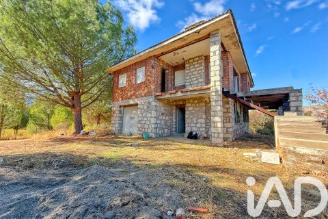 Tomt i El Tiemblo, Avila, Spanien 11300 kvm. Nr. 152652