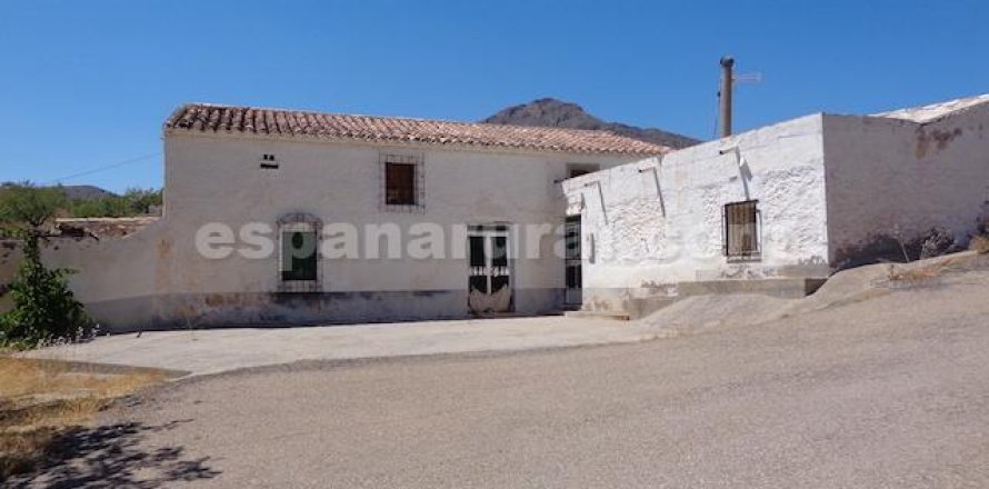 House in Albox, Almeria, Spain 3 bedrooms, 178 sq.m. No. 184148
