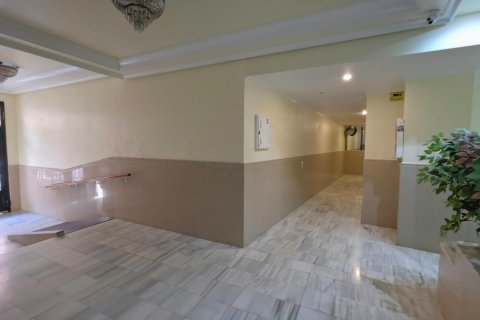 Apartment for sale in Torrevieja, Alicante, Spain 3 bedrooms, 86 sq.m. No. 195567 - photo 2