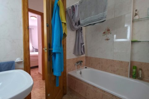 Apartment for sale in Torrevieja, Alicante, Spain 3 bedrooms, 86 sq.m. No. 195567 - photo 19