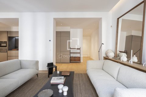 Apartment à vendre à Barcelona, Espagne, 2 chambres, 124 m2 No. 150503 - photo 3